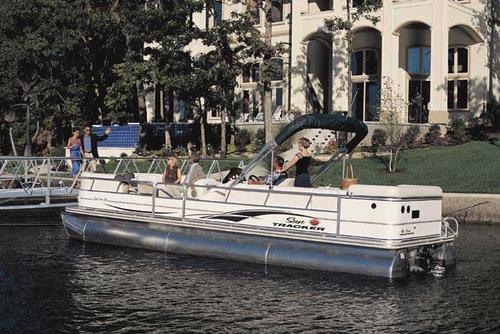 2005 Sun Tracker Party Barge 27 I/O